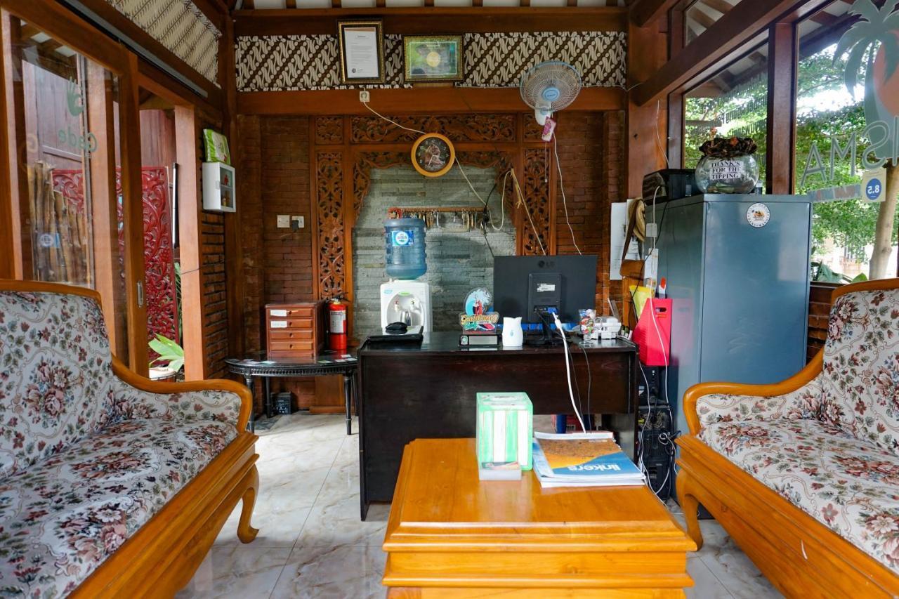 Wisma Pulau Merah Pasanggaran Exterior foto